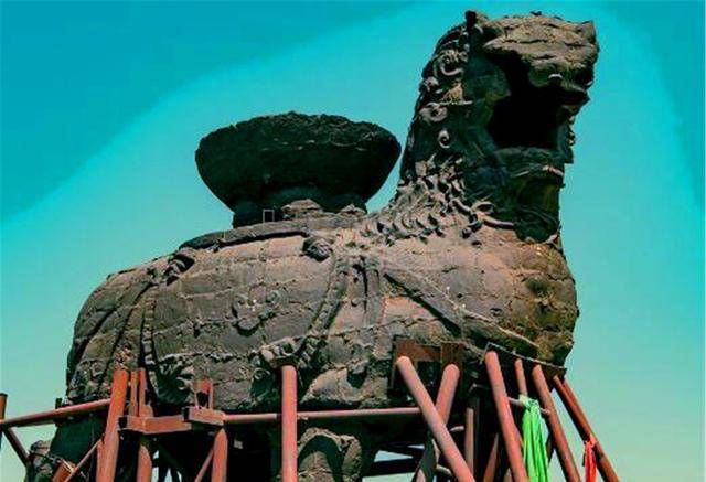 "镇海吼"重达32吨,历经千年不倒,却倒在专家自作