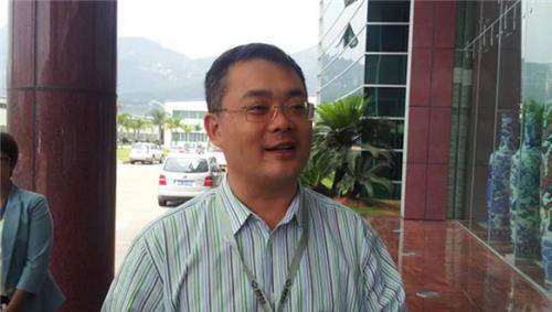 曹德旺的小儿子曹代腾人也很低调,除了那场盛大的婚礼,少有其事迹流传