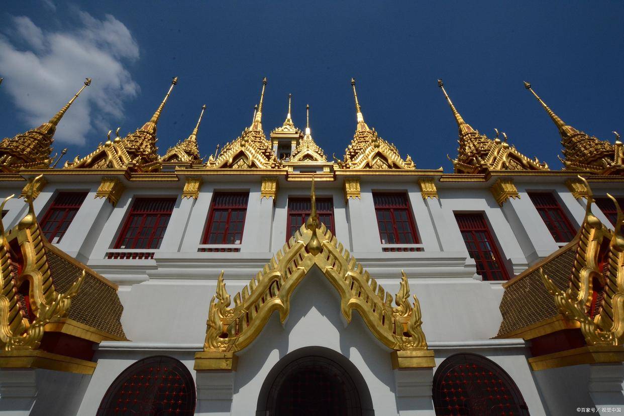 游玩大皇宫 玉佛寺―东方埃菲尔铁塔―郑王庙―唐人街第三天:看人蛇