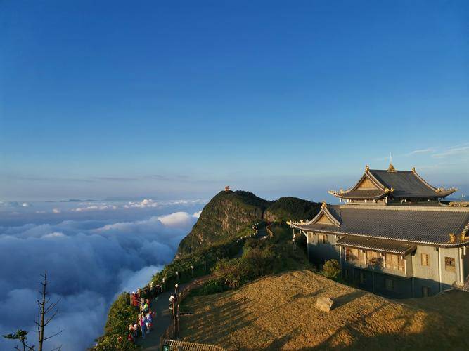 四川乐山定制游旅游规划师推荐,游玩4天当地旅行社路线!