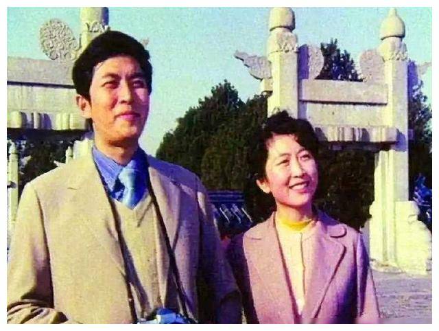 唐国强:国内坚持淘金,妻儿在国外花天,残疾儿子婚恋焦虑.