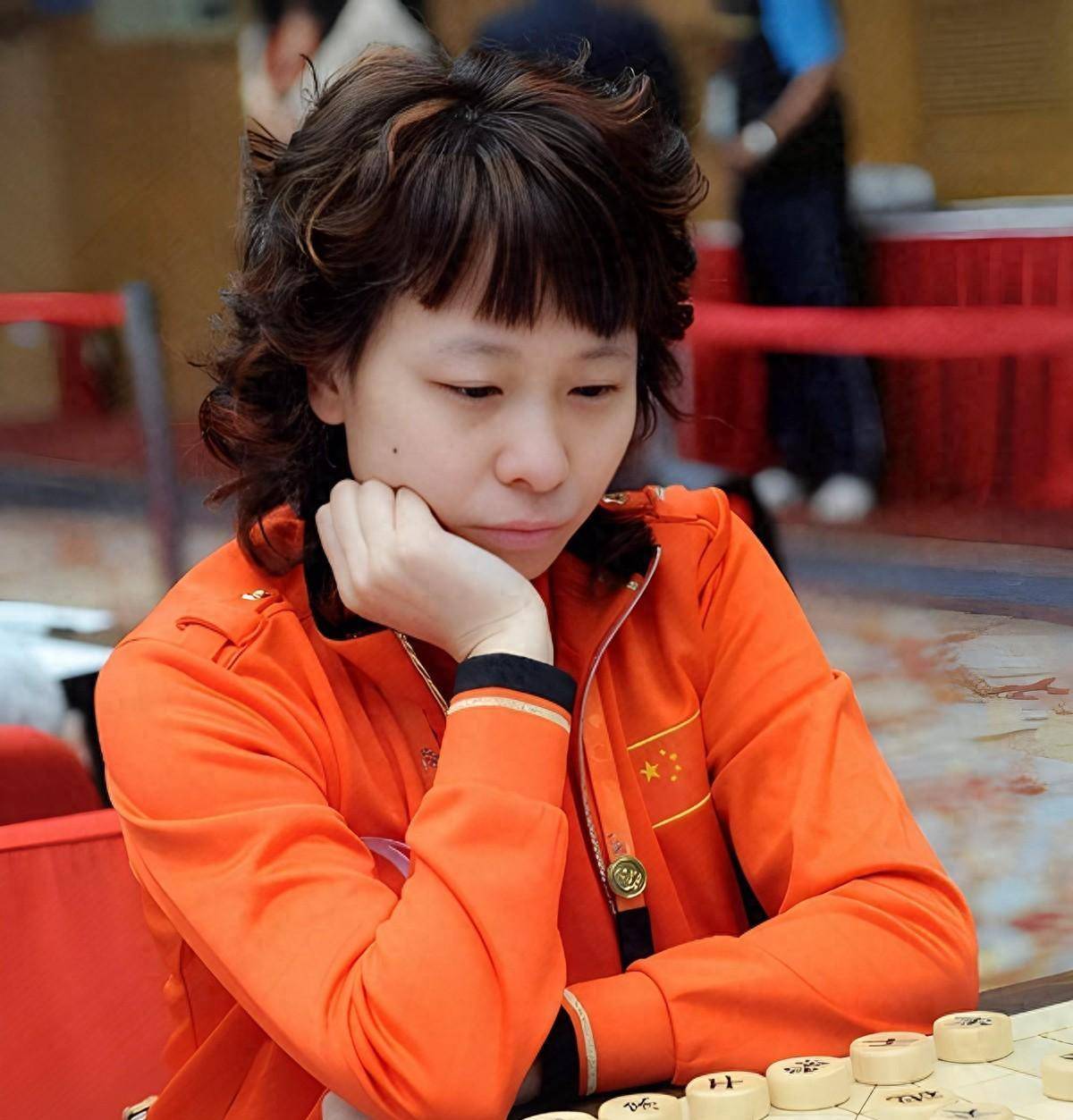 她是象棋红颜杀手,一比赛打败四位男子大师,等级分八次全国第一