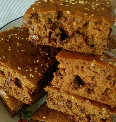 枣糕别再花钱买了!教你3步自制,1碗红枣做一盘,比买的还好吃