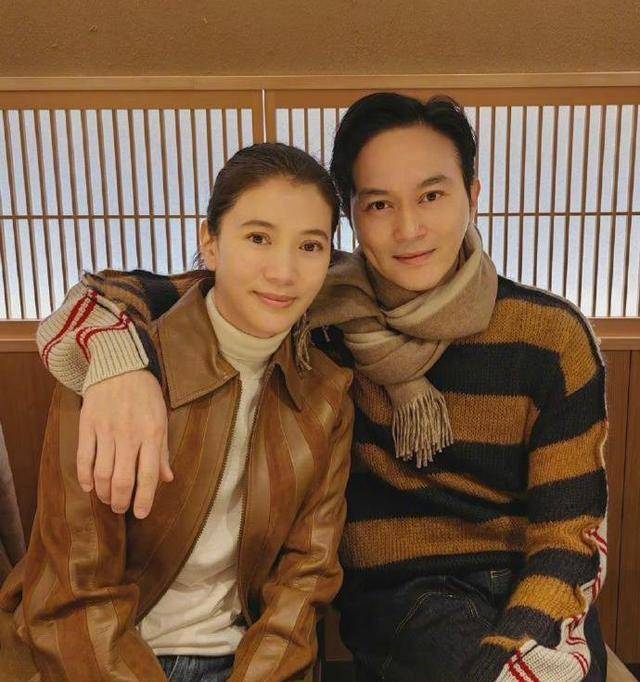 女星素颜全公开,袁咏仪纯天然郑秀文像少女,她看不出来已经40岁_自然