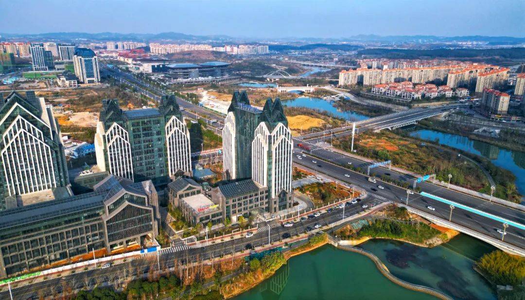 贵安新区举行2024年招商引资大比武_企业_发展_优势