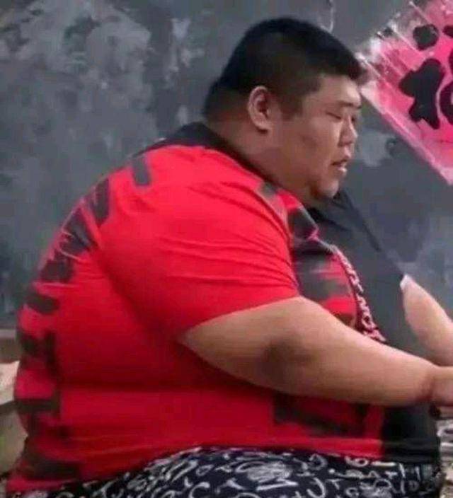 侯钰_体重_父母