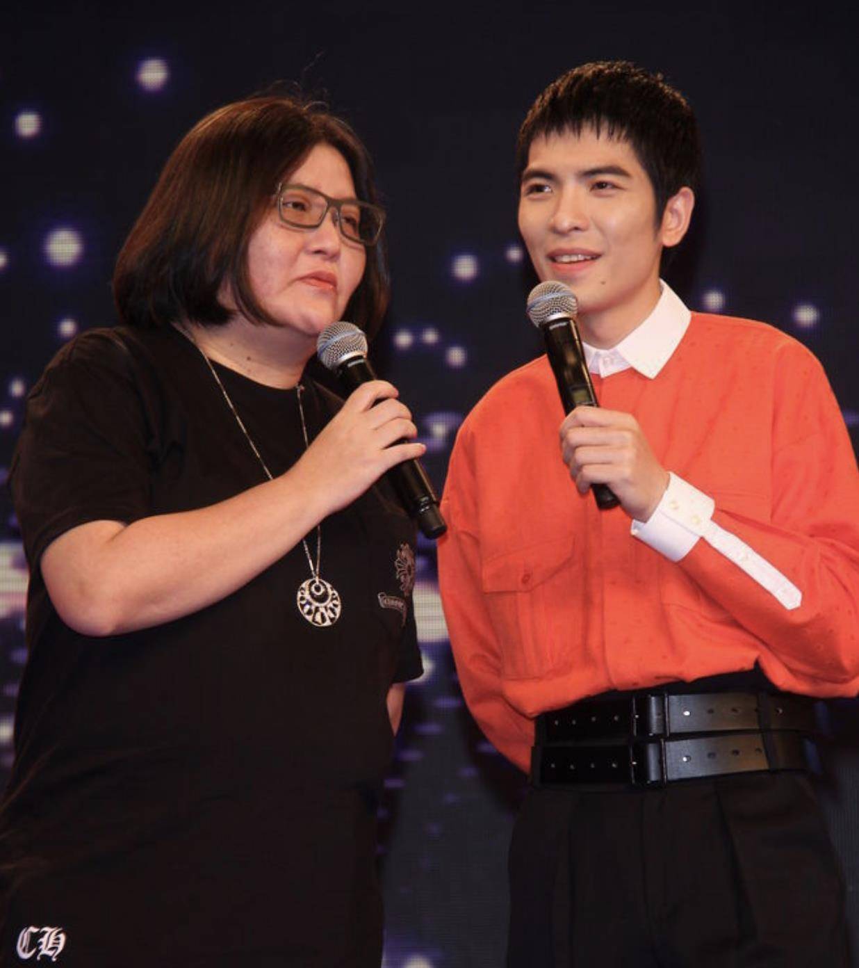 她的这番话直接让她也成为了被威胁的对象,对方让她一定要看好儿子