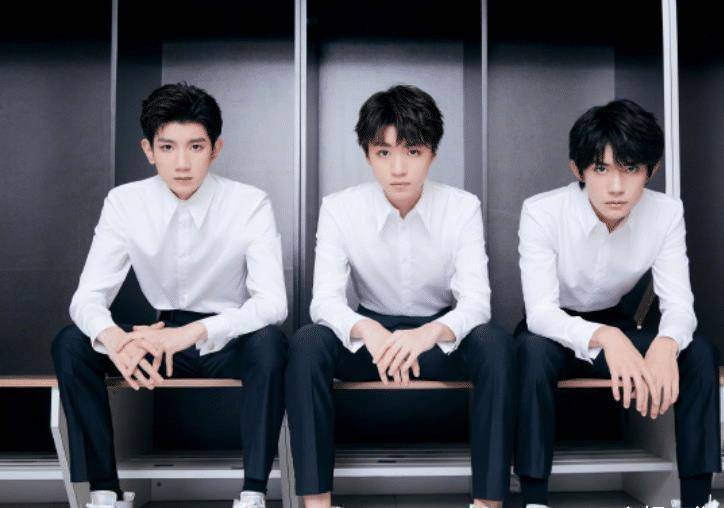 tfboys官博上线营业,看清具体文案后,评论区彻底沦陷了!