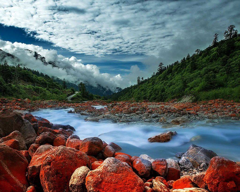 震撼!穿越云海观冰川,海螺沟美景惊艳眼球