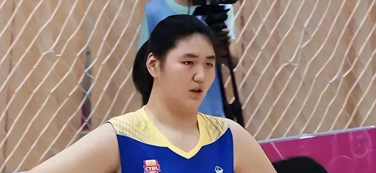 我们女篮2米26张子宇蜕变,4记劈扣!郑薇挖到宝,姚明欣慰