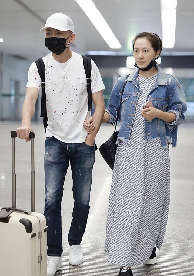 她低调嫁著名演员为妻,生一对漂亮女儿,一家四口其乐融融_聂远_秦子