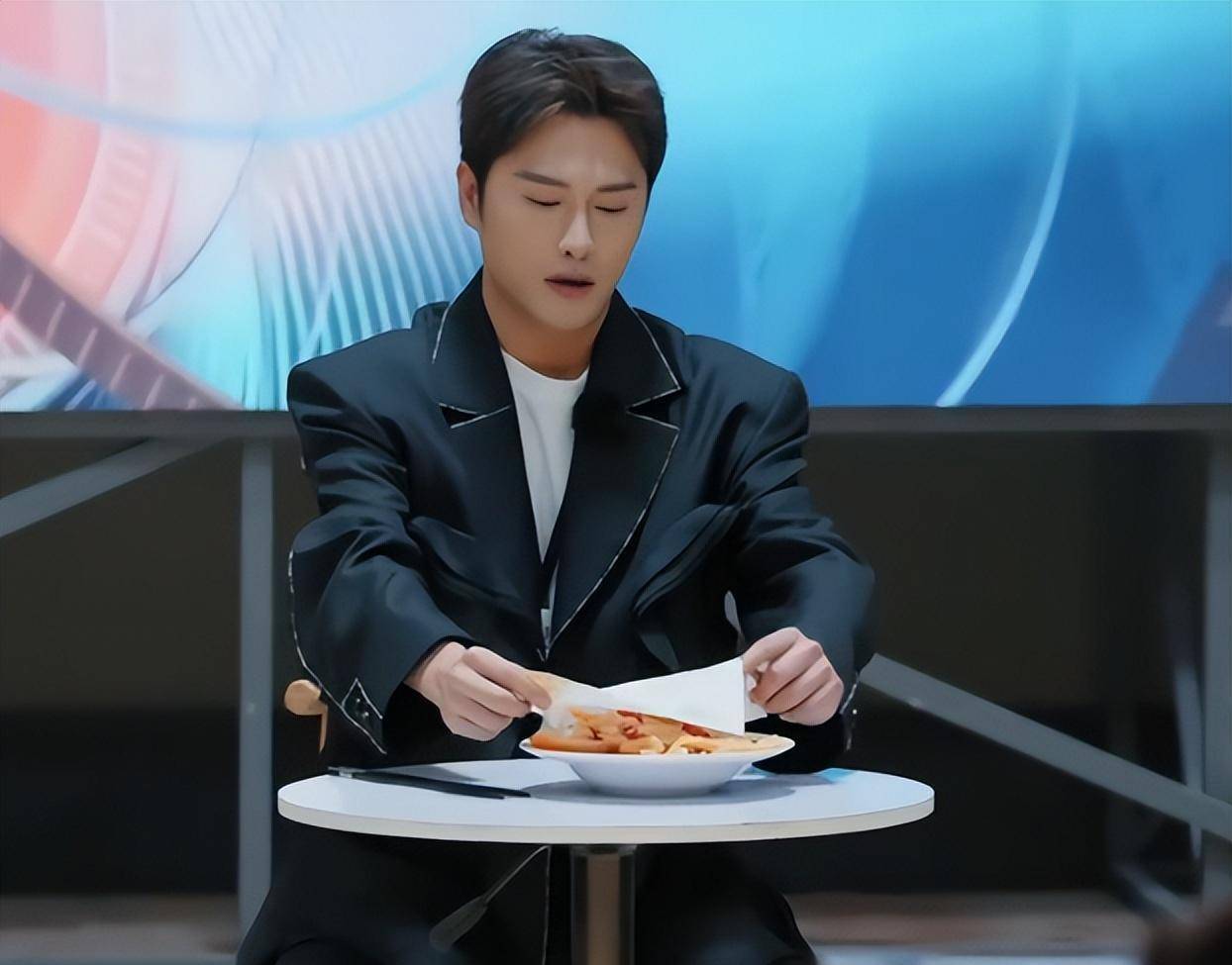 《无限超越班2》首播,3人成赢家,2人有遗憾,曾志伟太敢说了_何洛洛