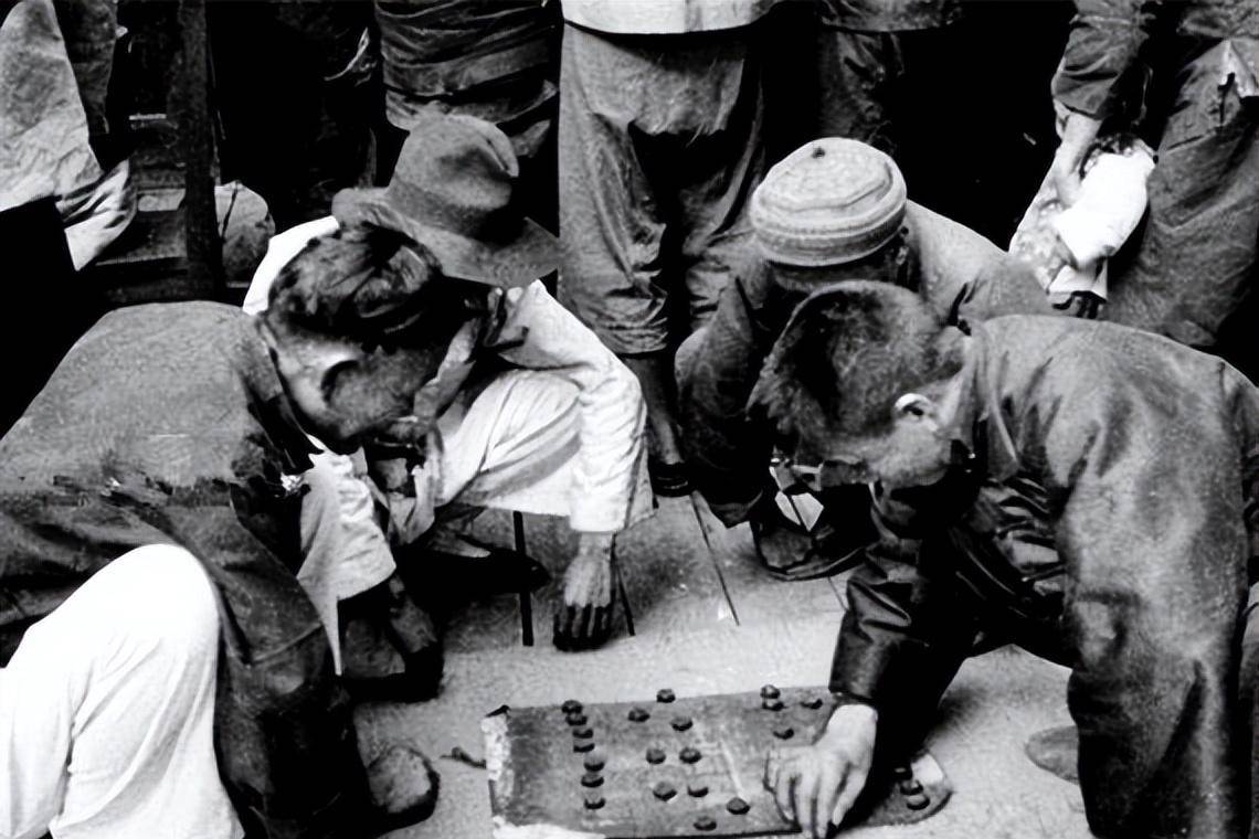 揭秘民国旧上海赌博骗术,骗有钱人骗穷人,被骗者浑然