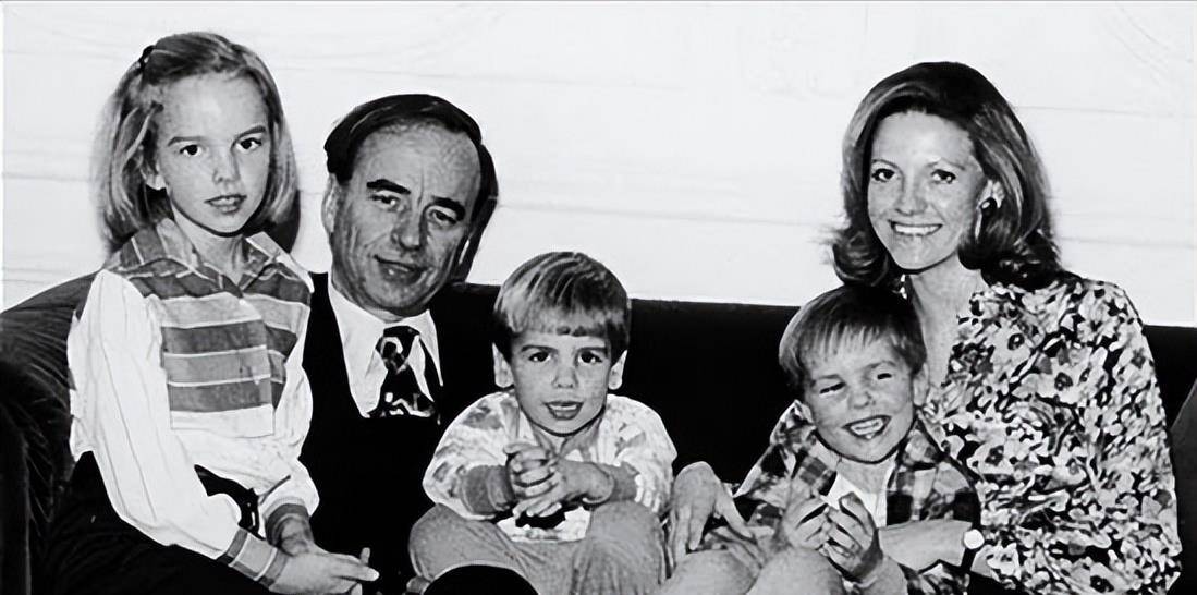 离婚6年前夫的268亿还能入口袋,她的一生无可复制_格蕾丝·默多克