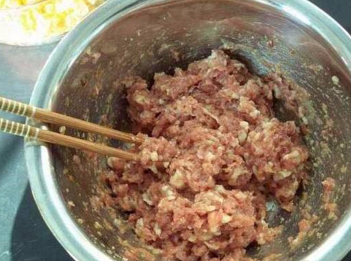 少了"2种料",拌好的肉馅不香_饺子_包子_水分