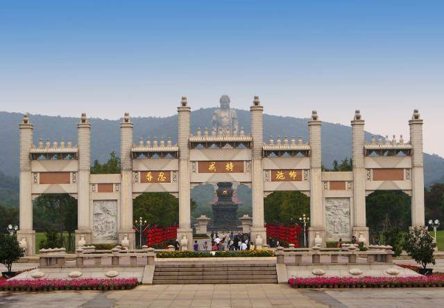 国内"最傲娇"的景区,门票高达210从未降价,游客却不减反增_灵山大佛