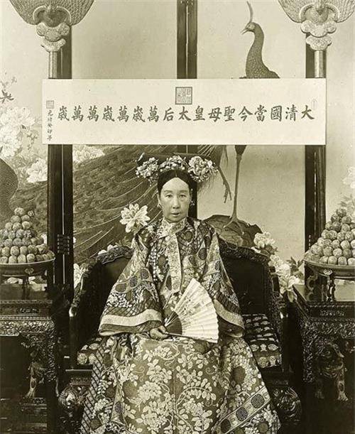 慈禧出逃时向乔家借10万两,问乔家:要何赏赐?