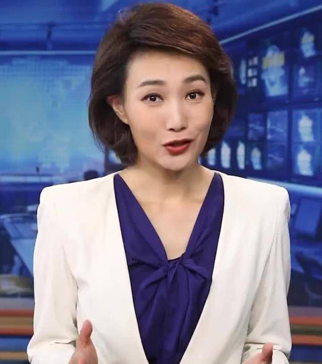 央视美女主持人李梓萌:贷款上班,47岁仍未婚,婚恋成父母心病_李子