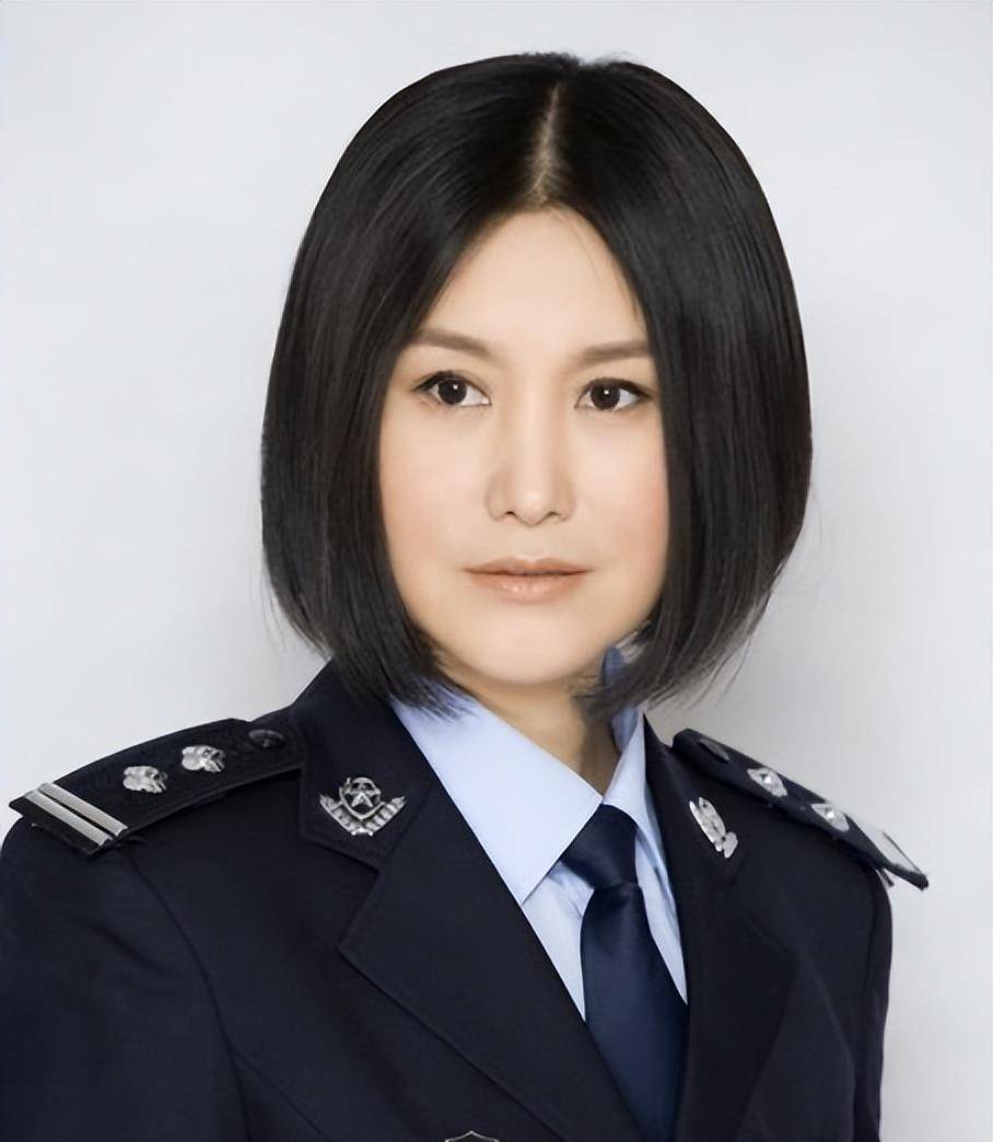 王茜与季洁是双向成就.每次重刷《重案六组》,都会被季洁再次吸引.