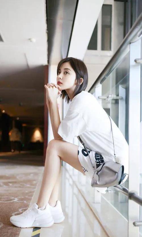 古力娜扎:从当红小花到全网黑,她的故事远远不止一个姐姐_舞蹈_因为