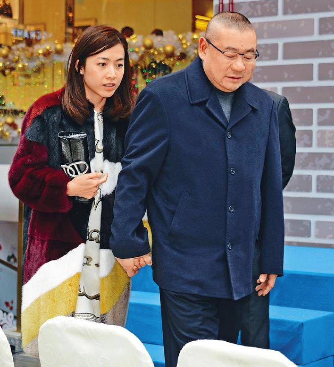 刘銮雄:国外有80%的女性上完厕所也不洗手,和她们握手就恶心_大刘_女