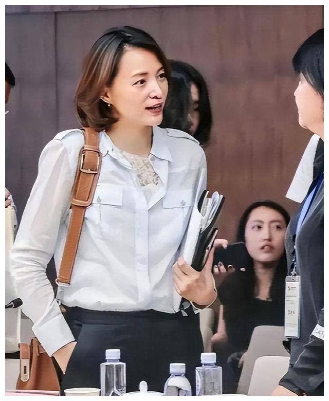 从央视一姐到销声匿迹,董卿去向成谜,她如今何所从事?