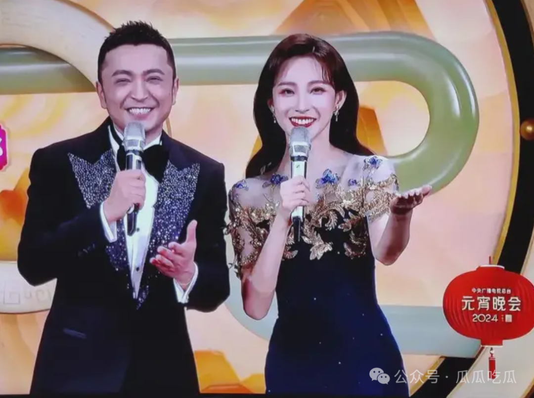 元宵节双北cp强过捧黄老师,小尼圆回来了,"一姐"们笑得好努力_何炅