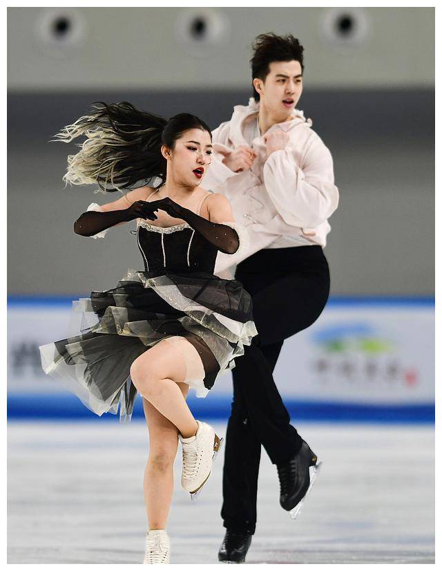 表演_冬季运动会_选手