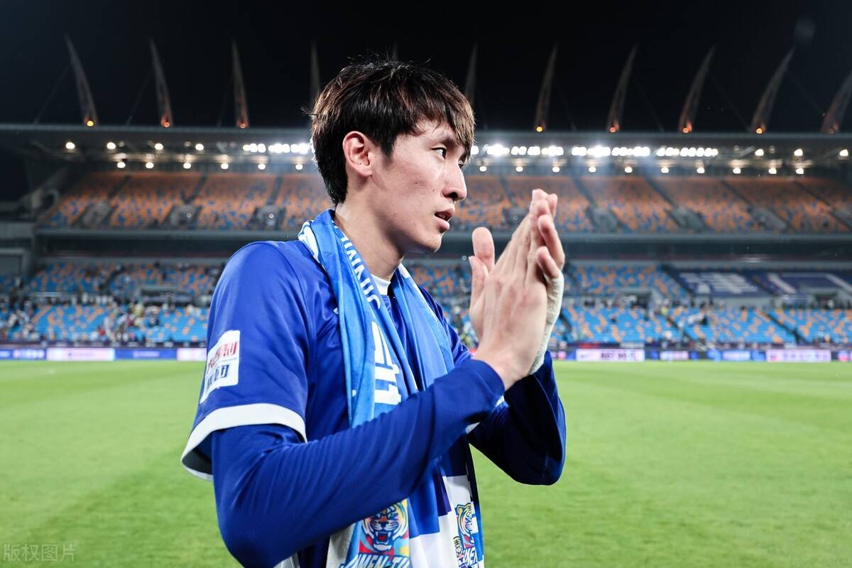 上港中锋补强可锁定津门虎核心,贺惯或成交易筹码,曾被鲁能相中_谢维