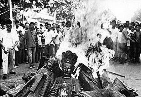 墓,庙虽然在文革中被毁,但比新都马超墓,成都黄忠墓,张飞墓要幸运多了