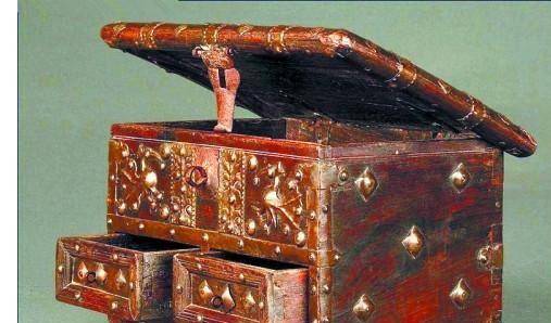 史书有记载,"黄金重一斤值钱万",也就说黄金一斤兑换一万个五铢钱