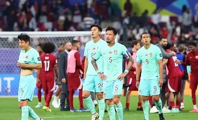 确定下课,扬科维奇7字怒批国足,3人被点名,武磊看懂了_中国_足球_战术