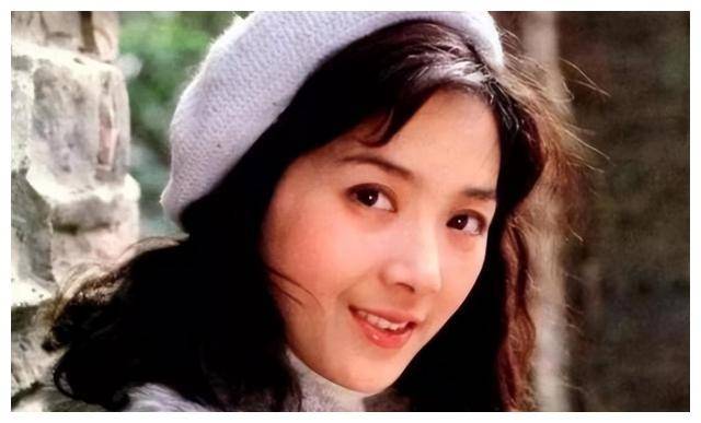 下面》这一部影视剧,她与张铁林一起上演了一段令人感动的爱恨情长