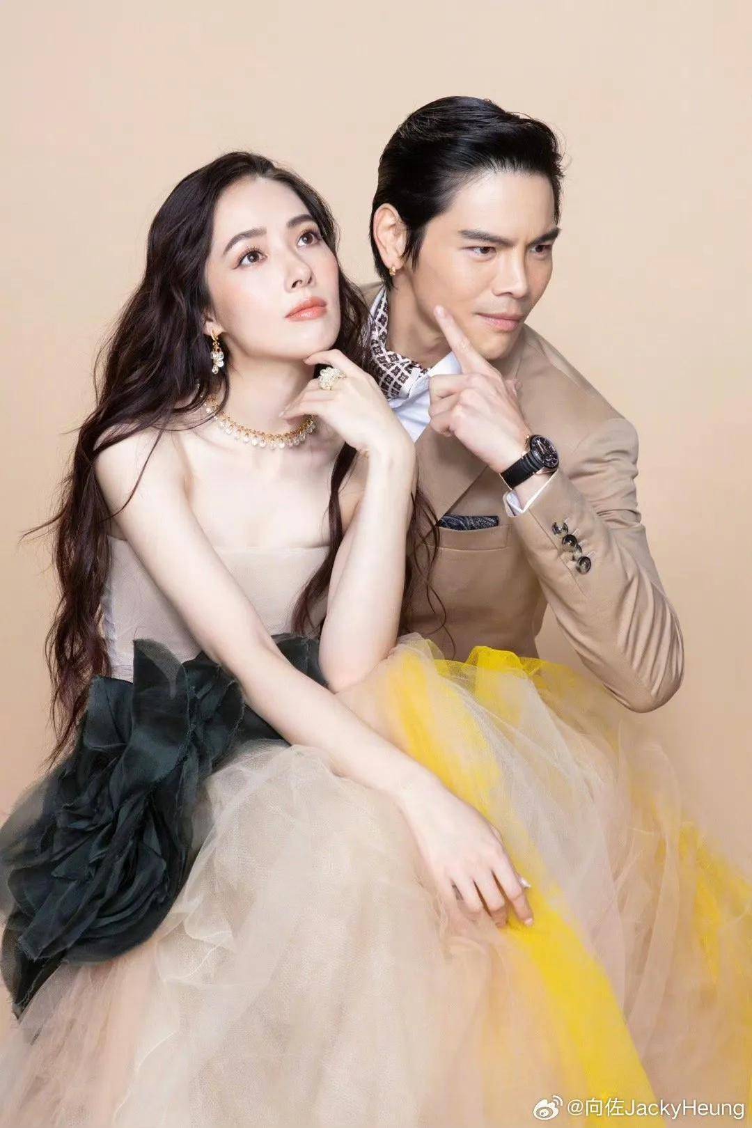 郭碧婷眼神无光,素颜变少妇,向佐带她狂热秀恩爱,网友:别装了_桌子