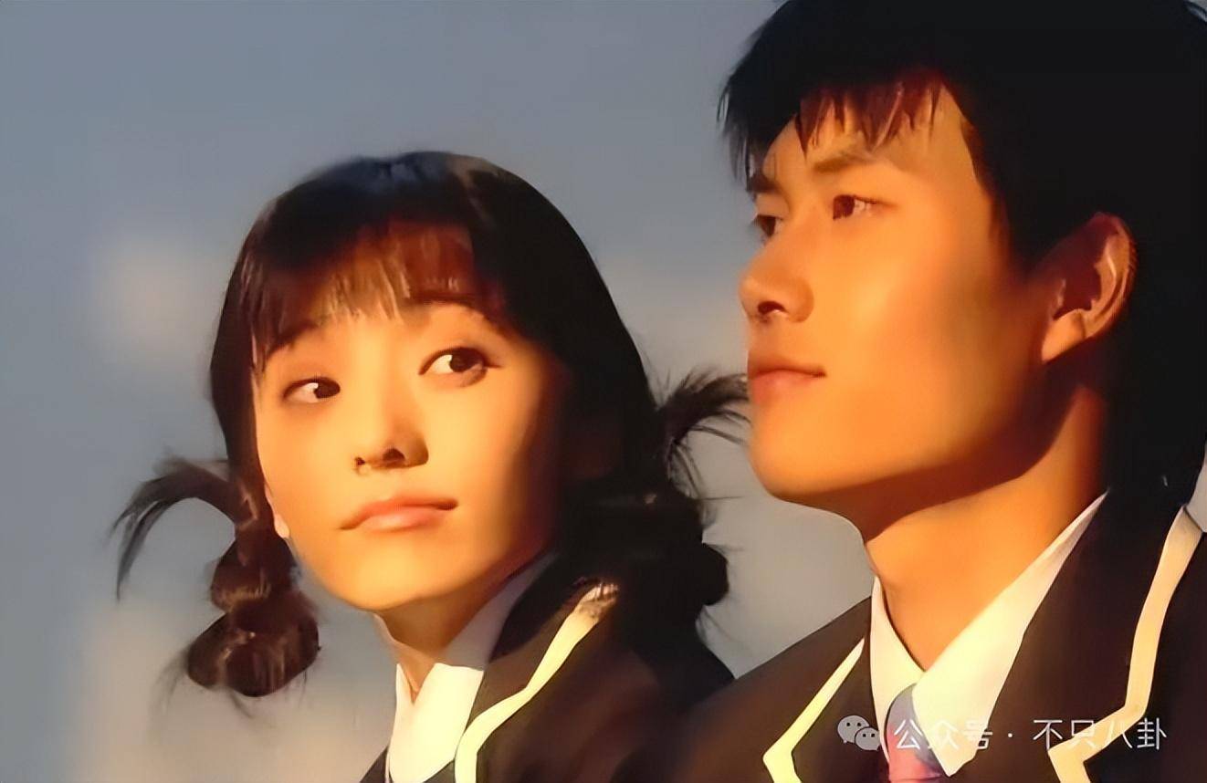 靠着主演电视剧《魔女幼熙》二度大红,成为韩国首屈一指的人气男演员
