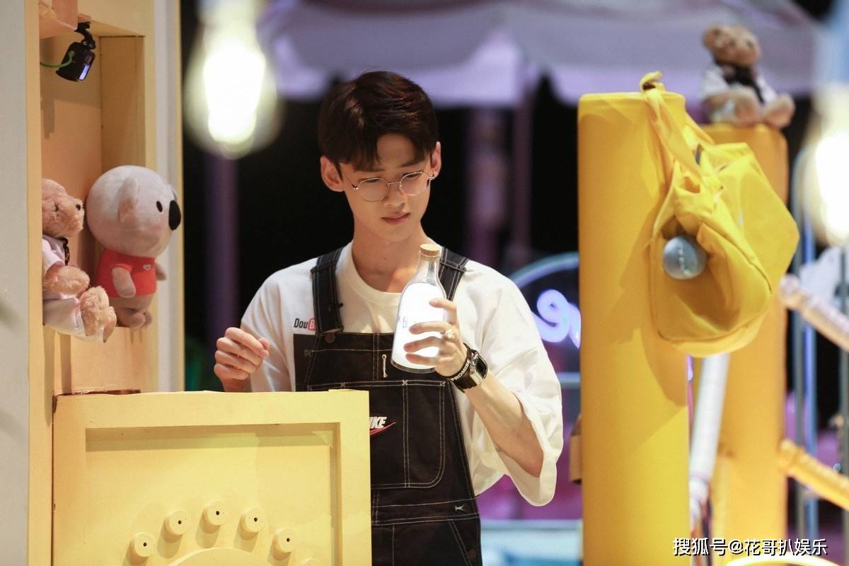 白敬亭春山学事件迎来后续,涉事人员或因泄露机密,疑似会被查处_视频