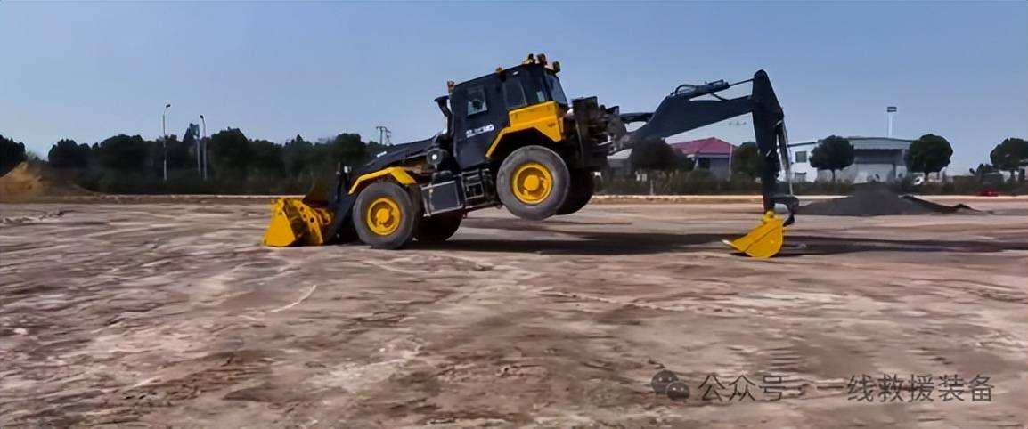 高速救援的速度与激情,高速多用工程车时速高达120公里/时,具备9种