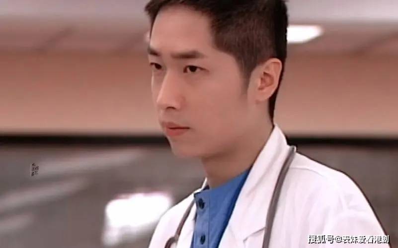 的张家裕(马浚伟饰)也是出色张家裕-《妙手仁心》但是工作上充满自信