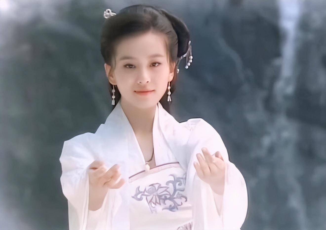 真正的花魁根本不用旁白尬吹, 人群中一眼夺目的绝