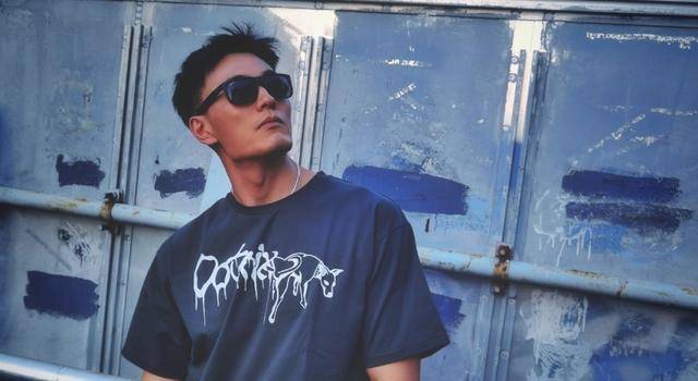 演员吴旭东确诊癌症!高中时发现右腿比左腿粗,未重视后悔莫及_肿瘤_身