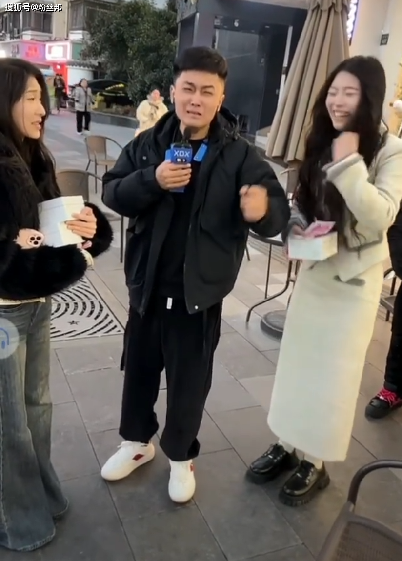 直播间也就2万人,祁天道徒弟嘲讽小财神,拿什么跟我师父比?