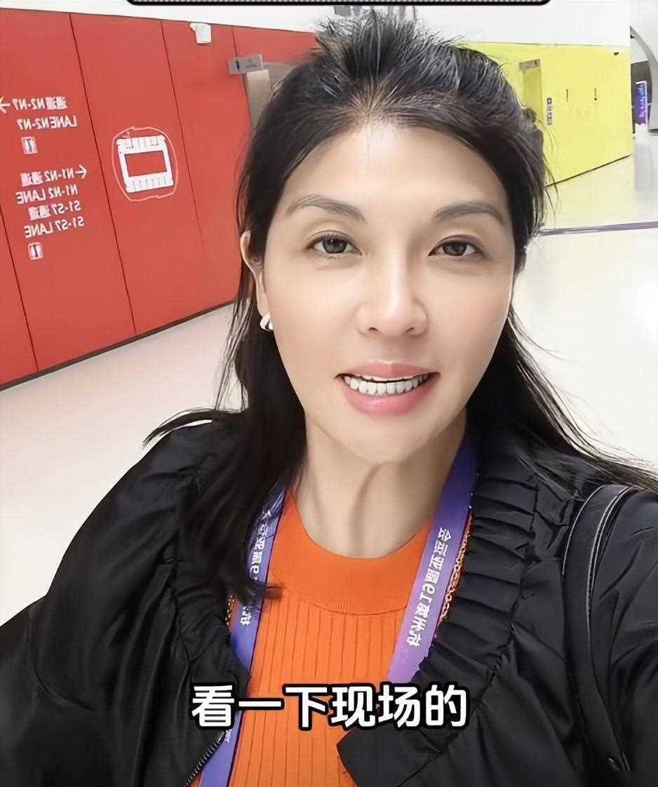 奥运冠军庄泳:移居新加坡,跟队友前男友结婚,如今家庭生赢家_游泳