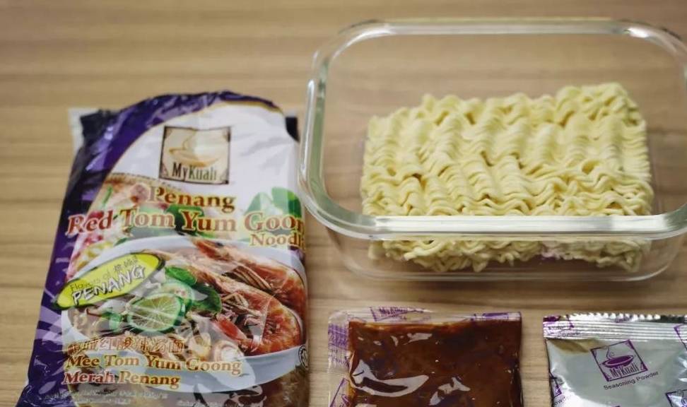 primataste百胜厨(新加坡)咖喱面重量:178g(面饼100g)热量:393kcal