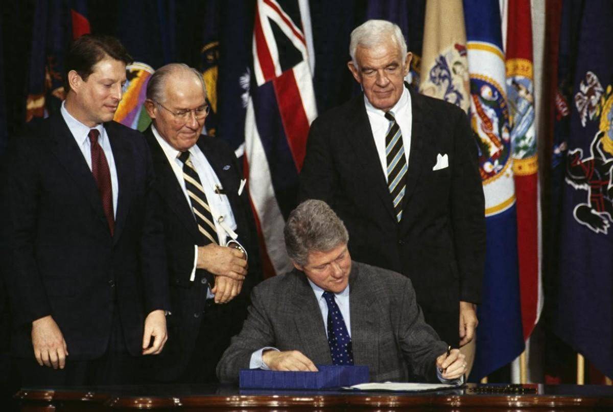 好消息:美国找到了条替代中国的产业链;坏消息:这条