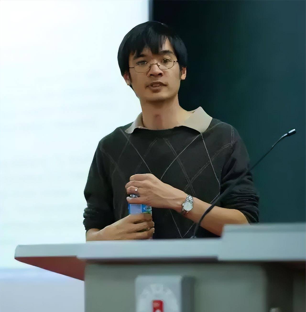 数学天才陶哲轩,8岁参加美国高考数学考760,24岁成为顶尖学教授_孩子