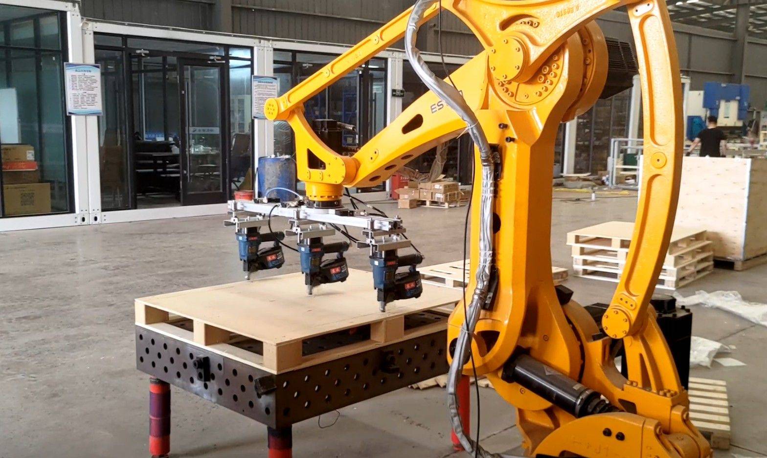 托盘自动打钉机器人的原理