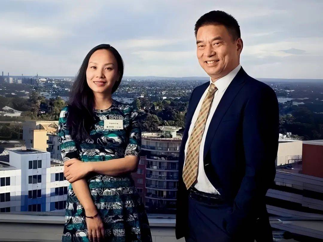 刘畅(左)刘永好(右)刘永好对于女儿的表现非常满意,"打85分以上".