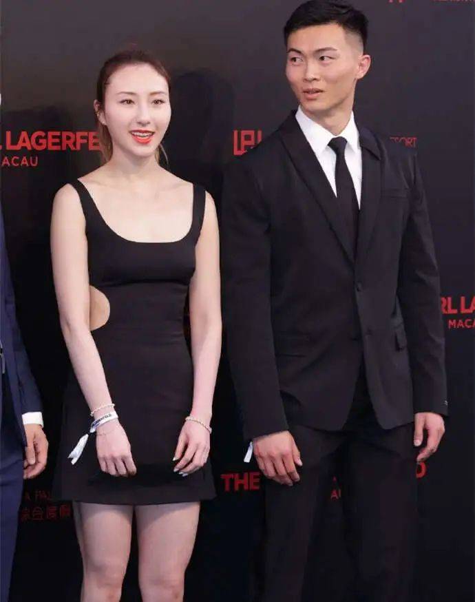 被情伤后低调多年,男友出身普通月薪8万_何超云_何超盈_何超莲