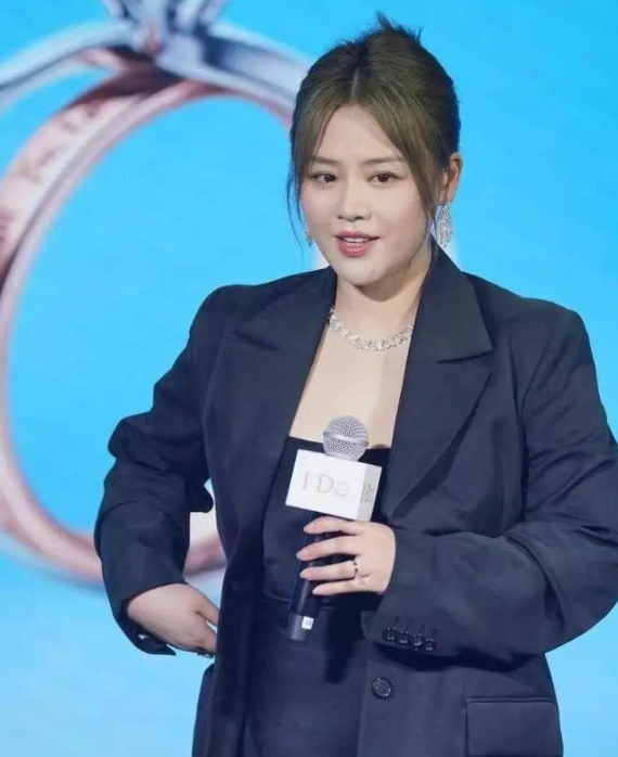 有种整容叫做马思纯分手,前男友欧豪没有变,她却像变了个人