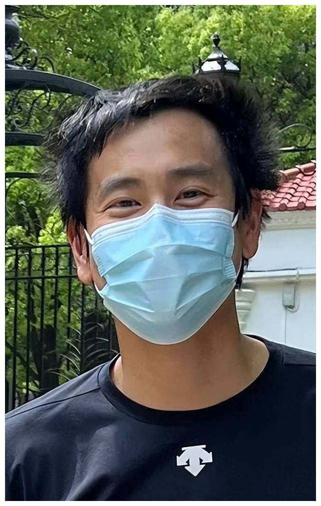 彭于晏游日本与神秘女子同行,开车生图曝光,男神形象破灭_黄晓明_沙溢